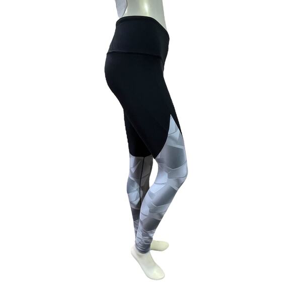 Under Armour Geometric Colorblock Leggings Black Grey Compression Running Small - Picture 3 of 16